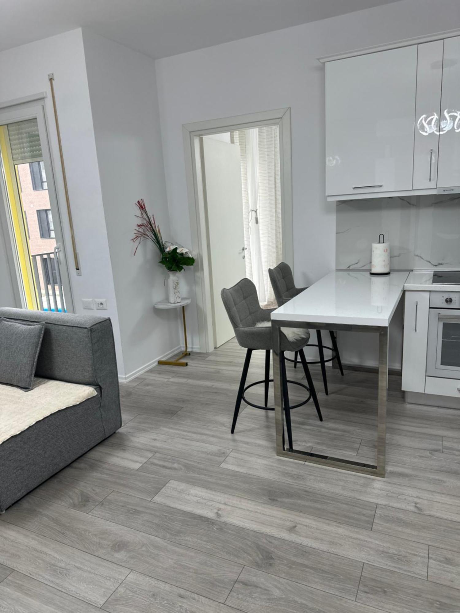 Bratti'S Apartment Near Tirana Center And Mother Teresa Airport Exteriör bild